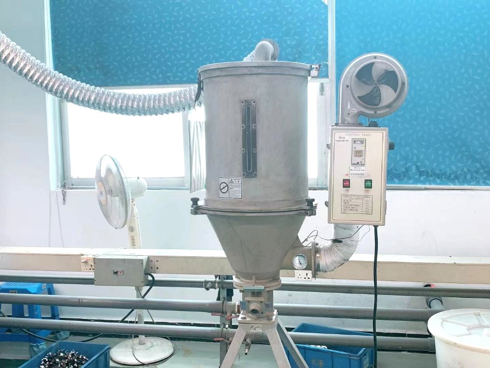 塑膠粒料乾燥機
