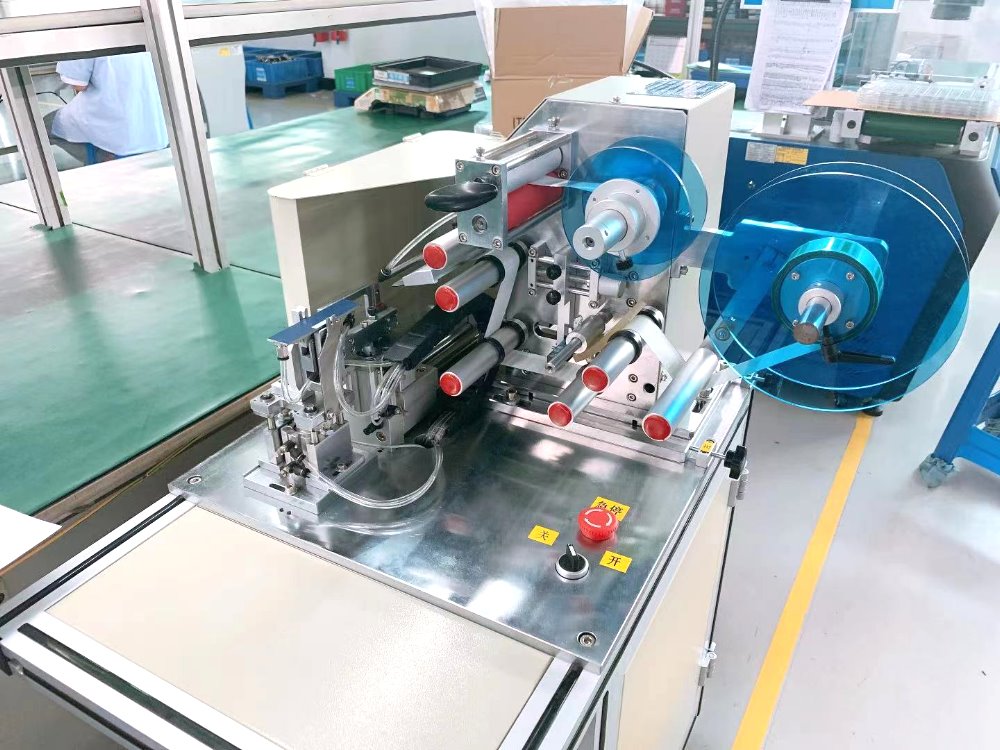 半自動電線貼標機